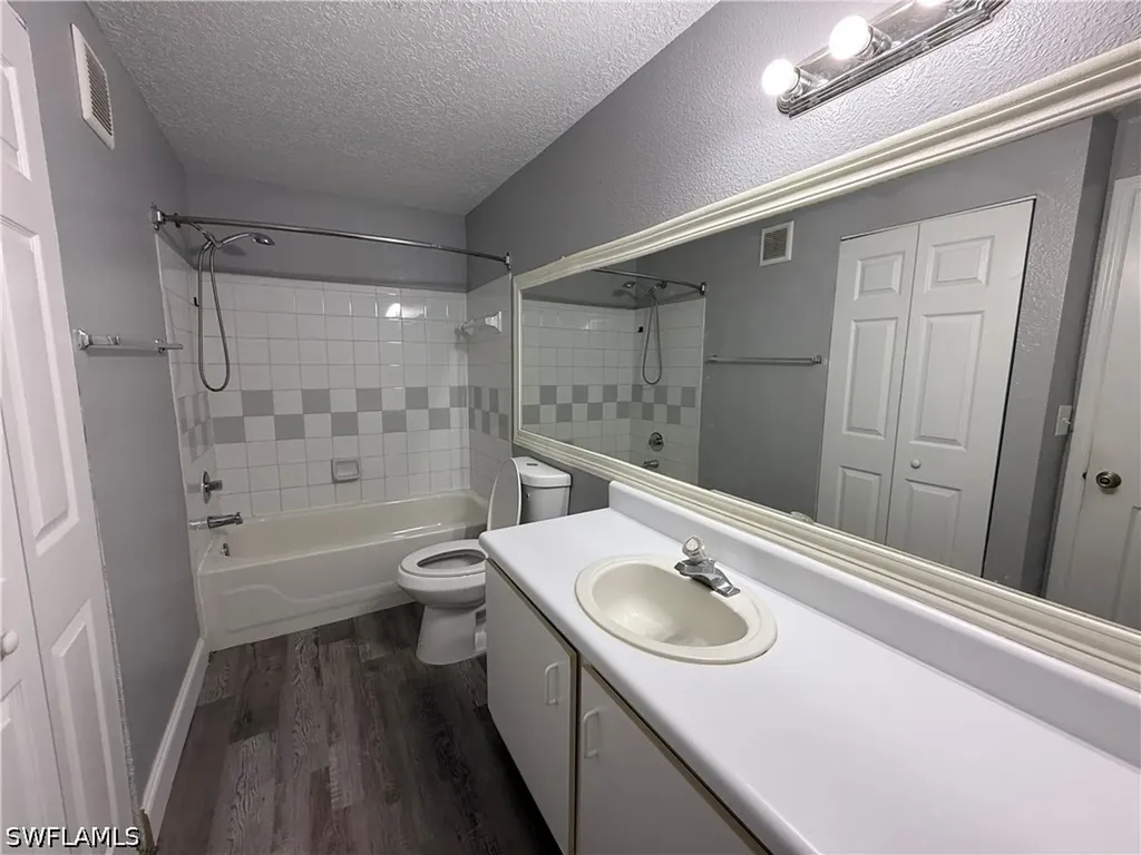 11561 Villa Grand Fort Myers FL 33913