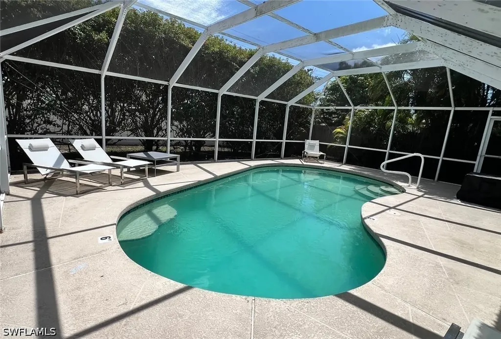 690 95th Avenue N Naples FL 34108