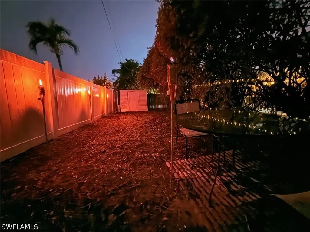 690 95th Avenue N Naples FL 34108