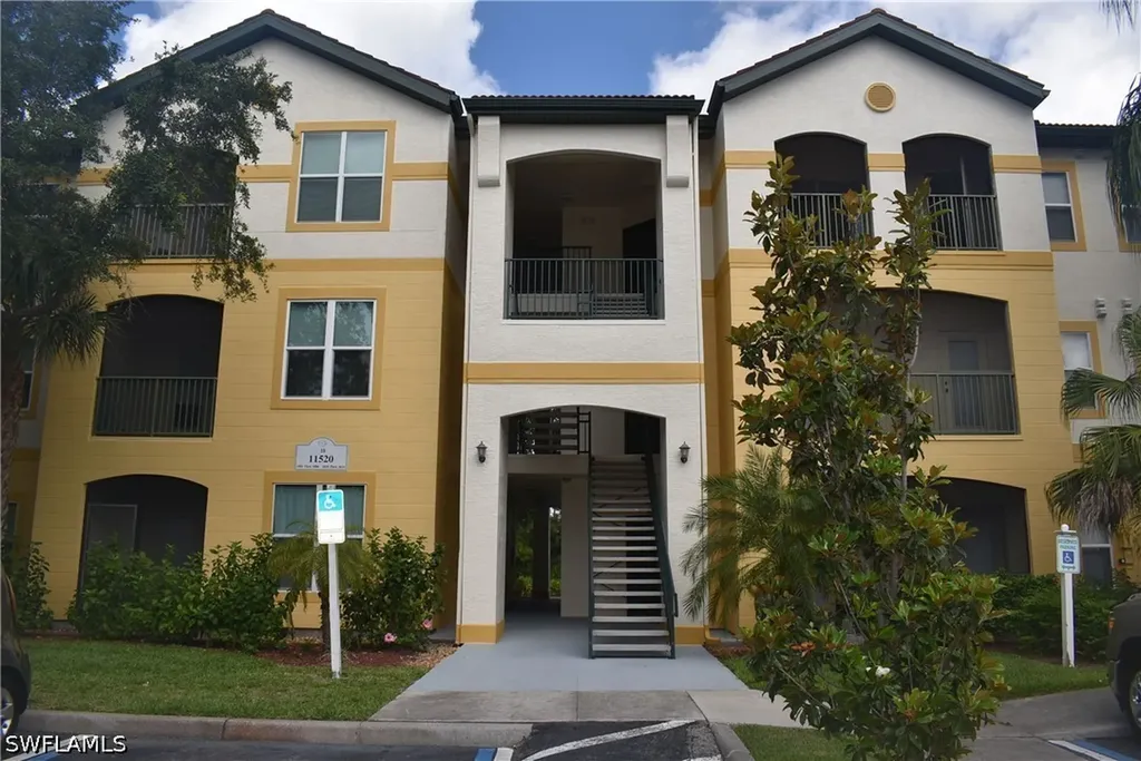 11520 Villa Grand Fort Myers FL 33913