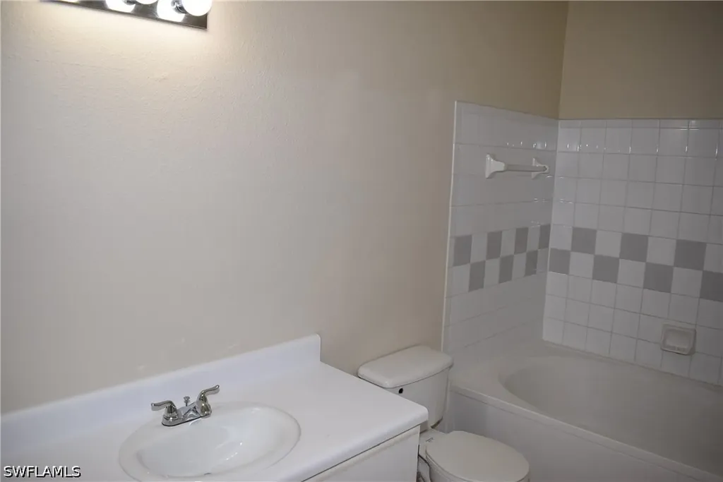 11520 Villa Grand Fort Myers FL 33913
