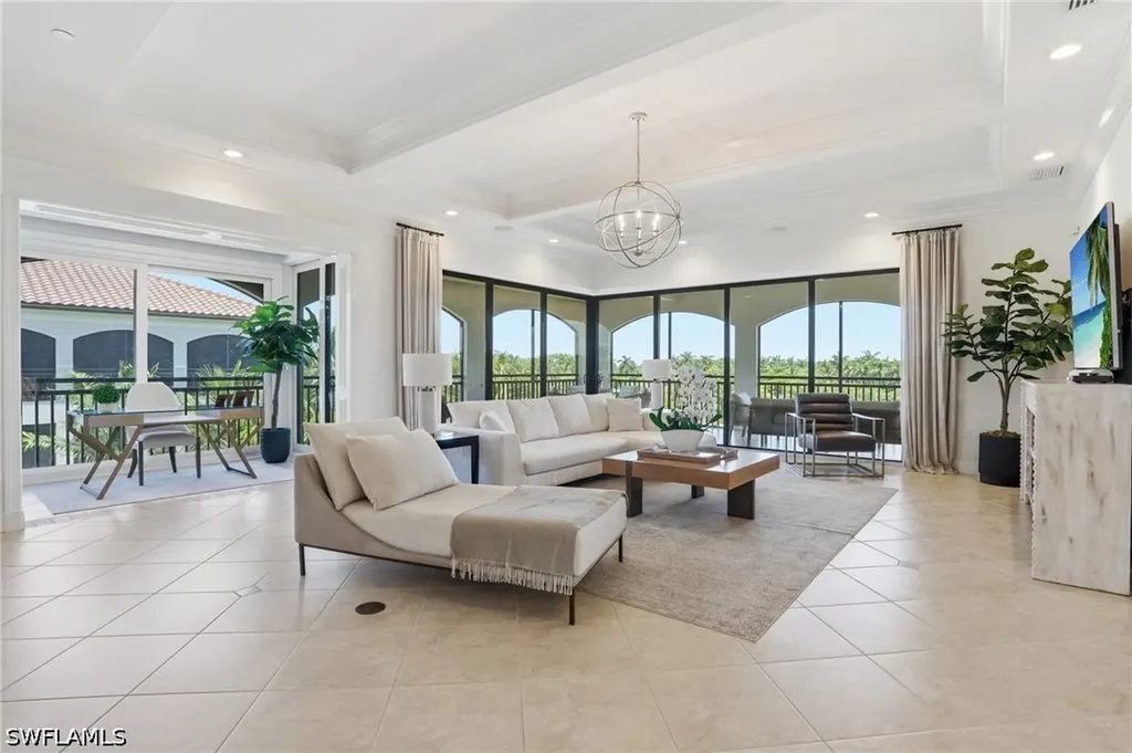 Naples FL, 2543 Marquesa Royale Lane, Unit 4-302