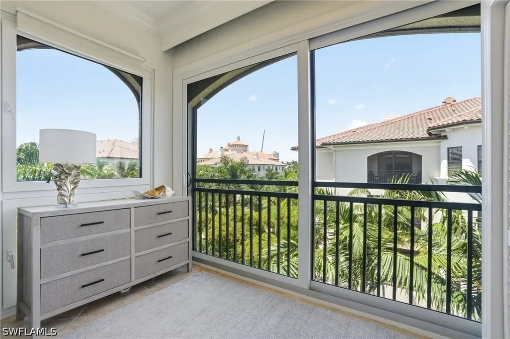 2543 Marquesa Royale Lane Naples FL 34109