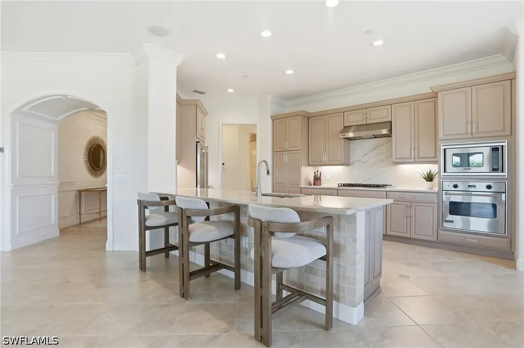 2543 Marquesa Royale Lane Naples FL 34109