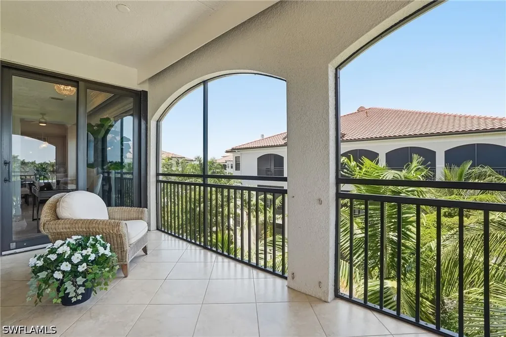 2543 Marquesa Royale Lane Naples FL 34109