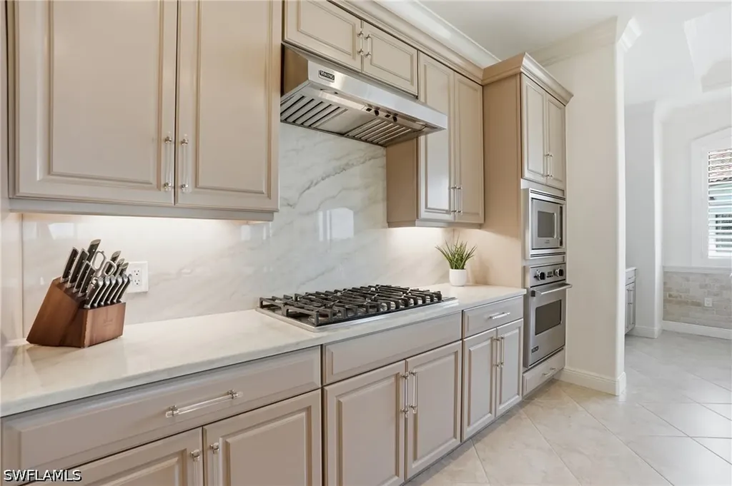 2543 Marquesa Royale Lane Naples FL 34109