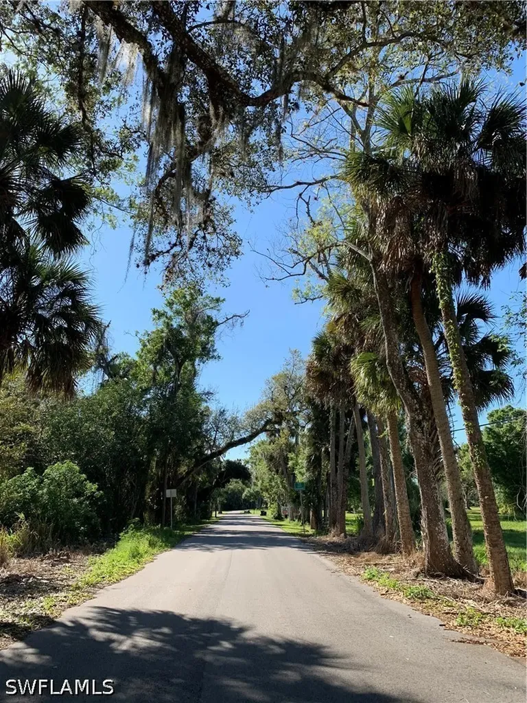 1050 Shady Oaks Avenue Labelle FL 33935