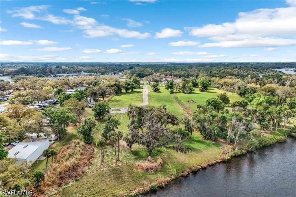 1050 Shady Oaks Avenue Labelle FL 33935