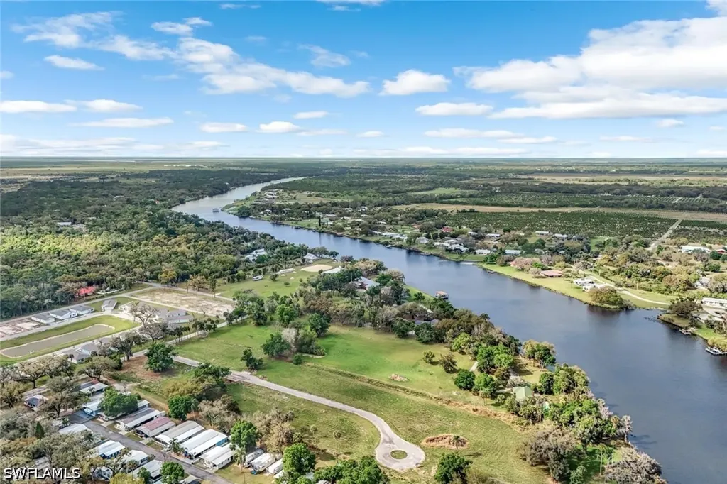 1050 Shady Oaks Avenue Labelle FL 33935