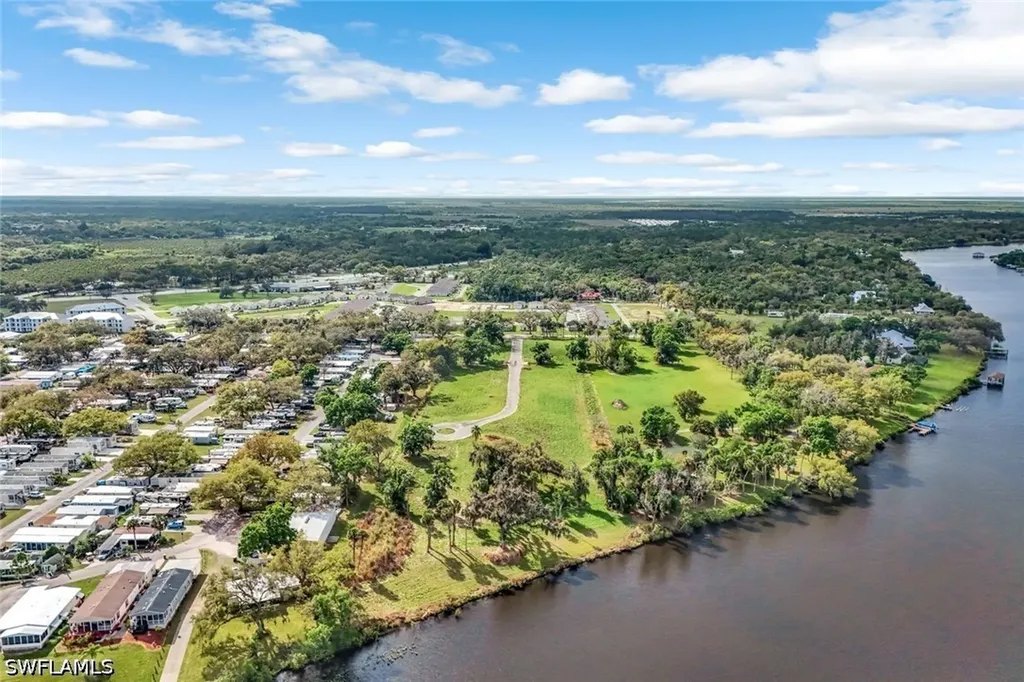 1050 Shady Oaks Avenue Labelle FL 33935