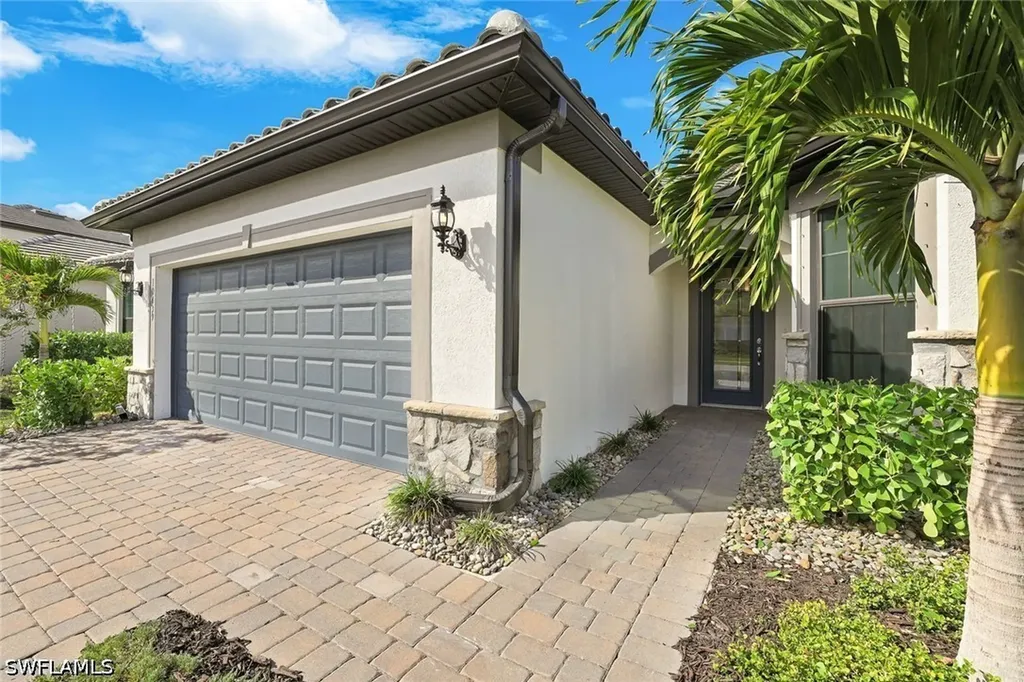10439 Ventana Lane Naples FL 34120