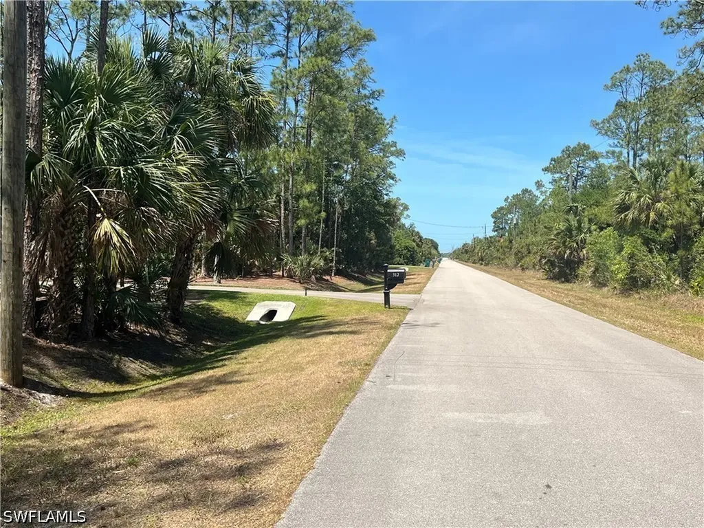 41ST Avenue NE Naples FL 34120
