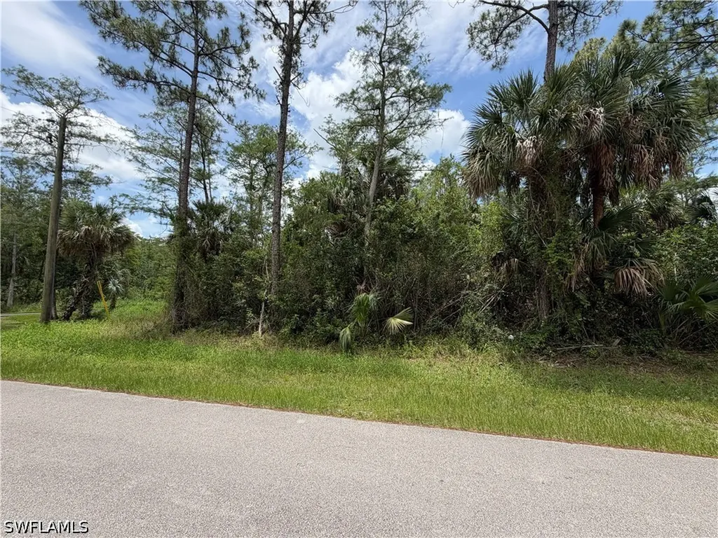 41ST Avenue NE Naples FL 34120