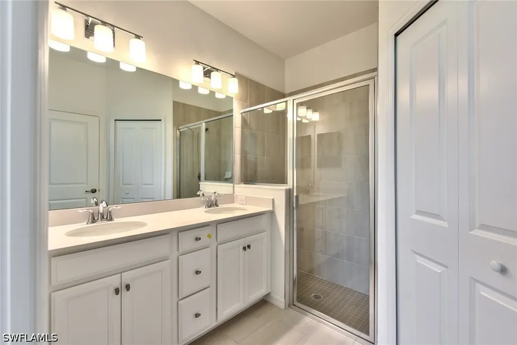 2591 Vine Avenue Naples FL 34120