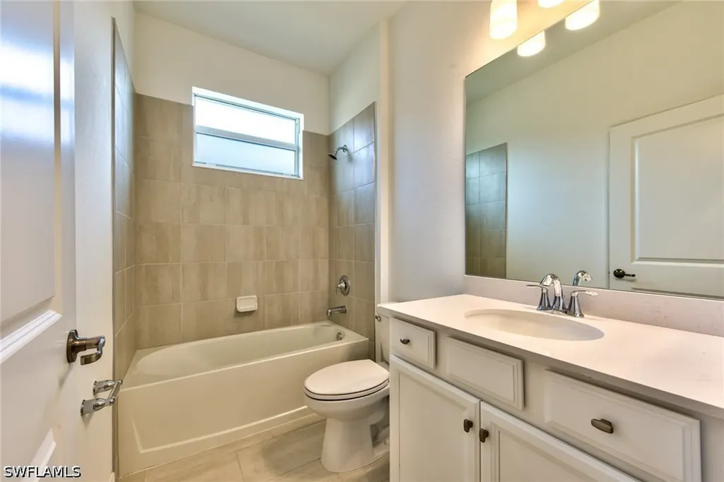 2591 Vine Avenue Naples FL 34120