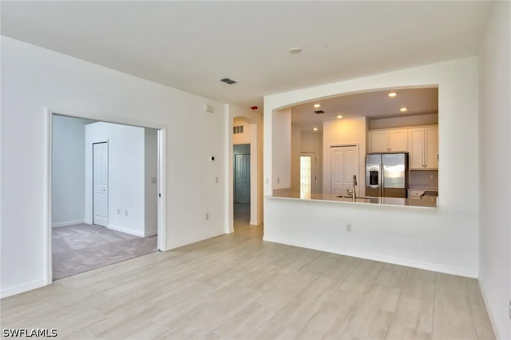 2591 Vine Avenue Naples FL 34120