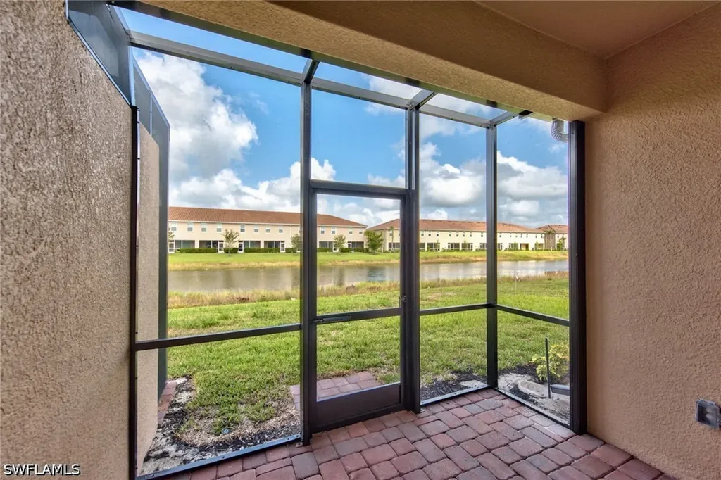 2591 Vine Avenue Naples FL 34120