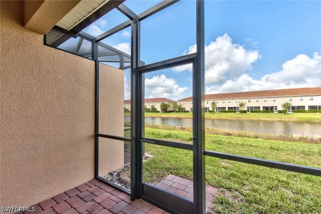 2591 Vine Avenue Naples FL 34120