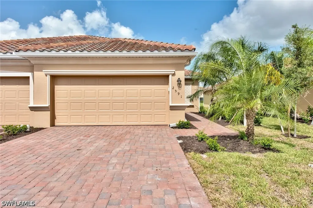 2591 Vine Avenue Naples FL 34120