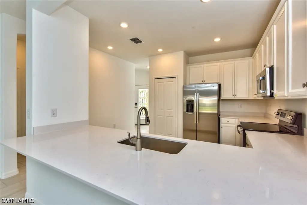2591 Vine Avenue Naples FL 34120