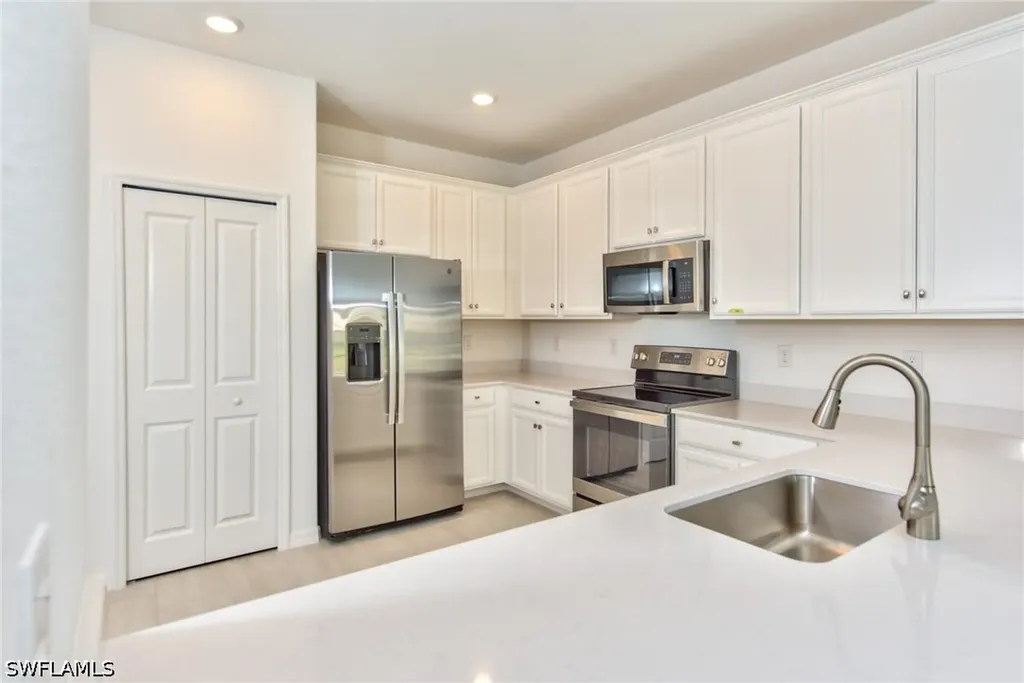 2591 Vine Avenue Naples FL 34120