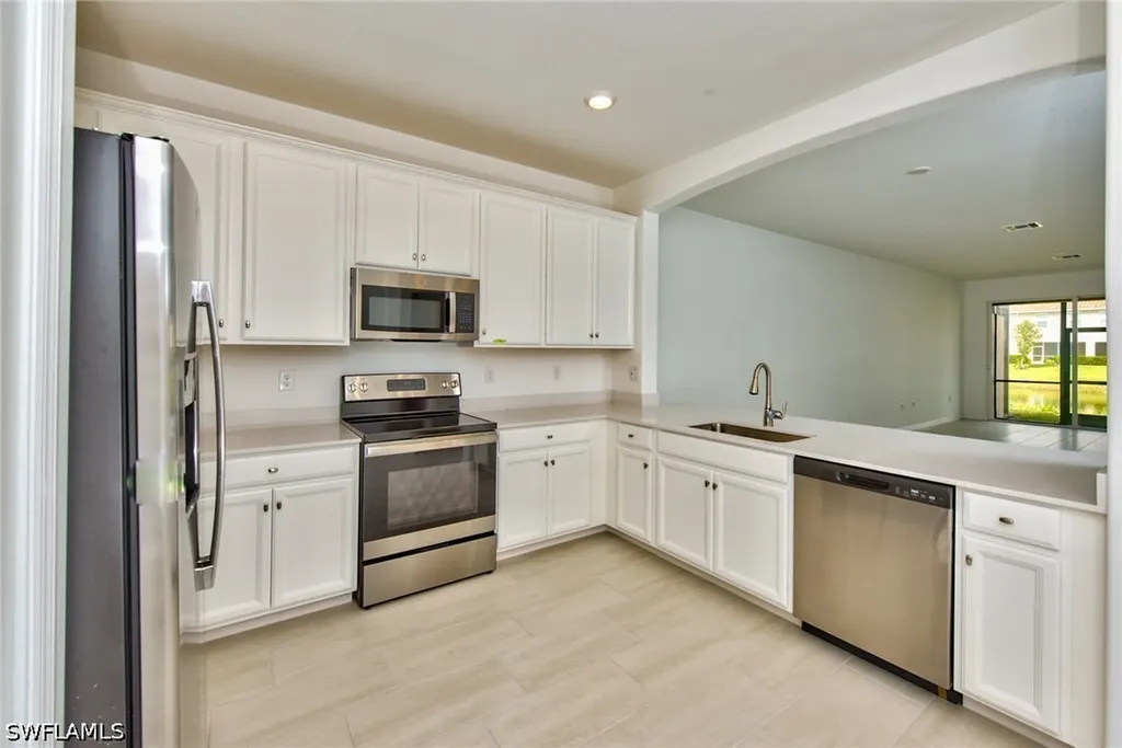 2591 Vine Avenue Naples FL 34120