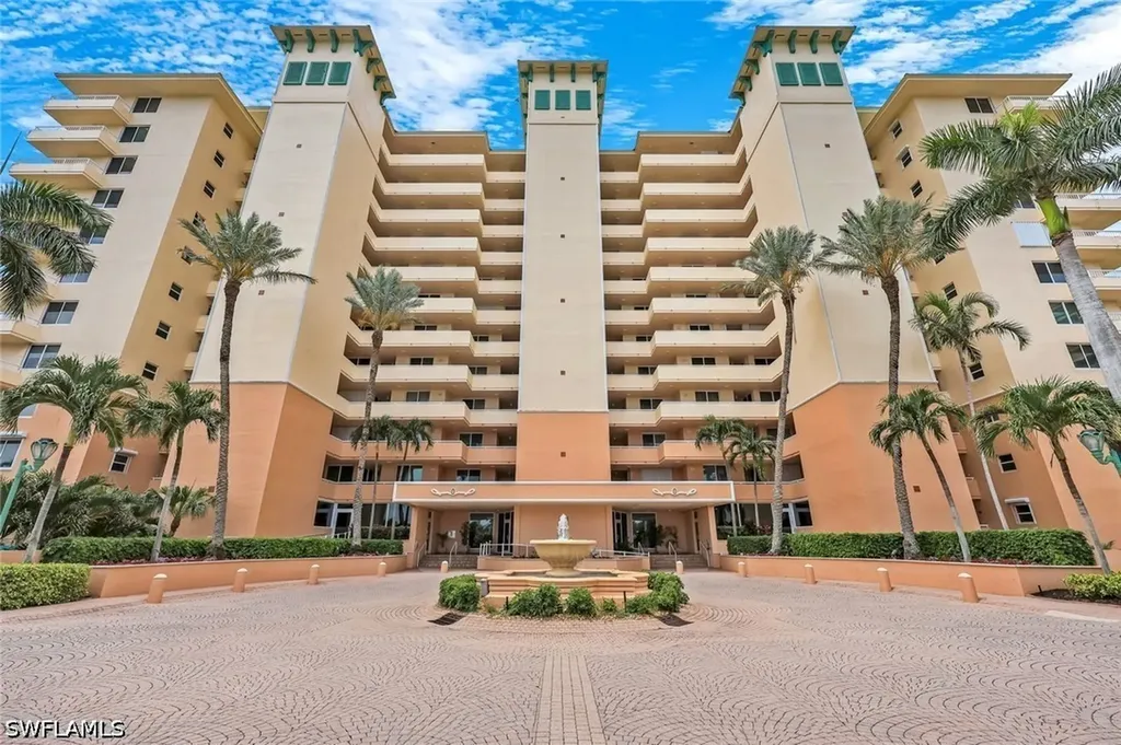 Marco Island FL, 990 Cape Marco Drive, Unit 208