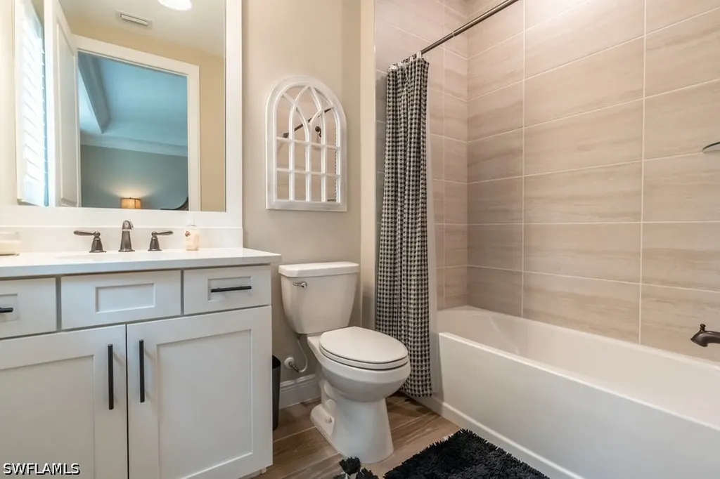 16375 Viansa Way Naples FL 34110