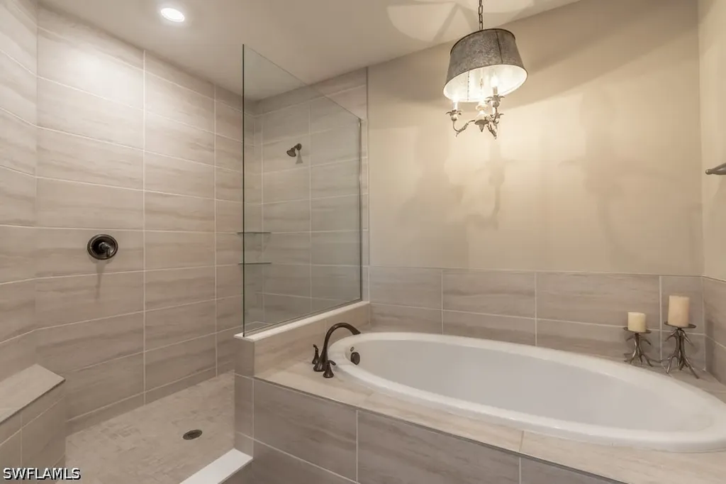 16375 Viansa Way Naples FL 34110