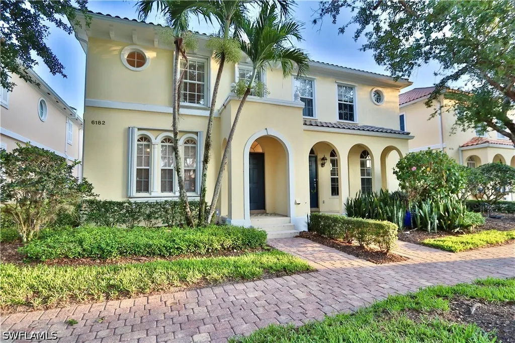 6182 Towncenter Circle Naples FL 34119