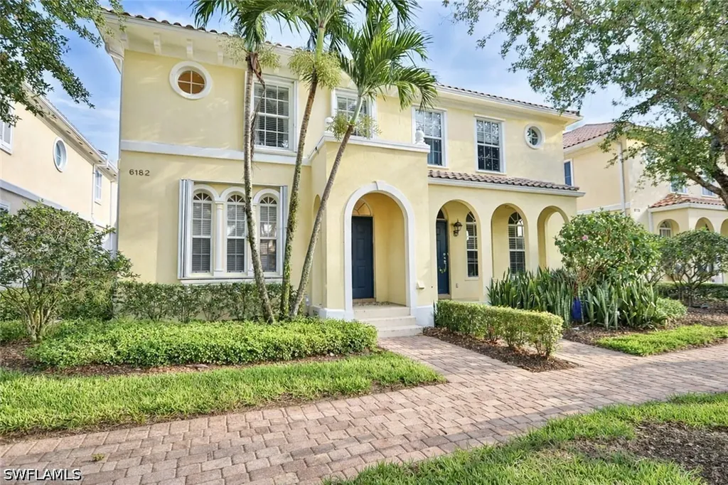 6182 Towncenter Circle Naples FL 34119