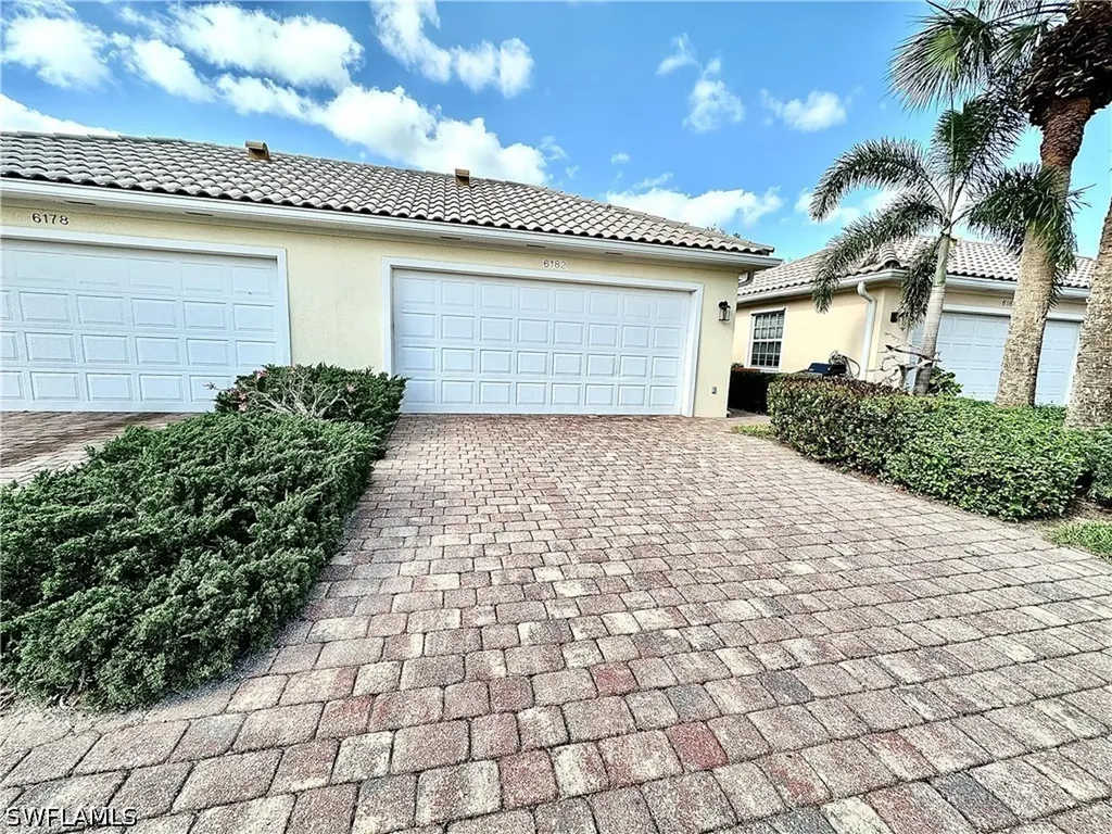 6182 Towncenter Circle Naples FL 34119