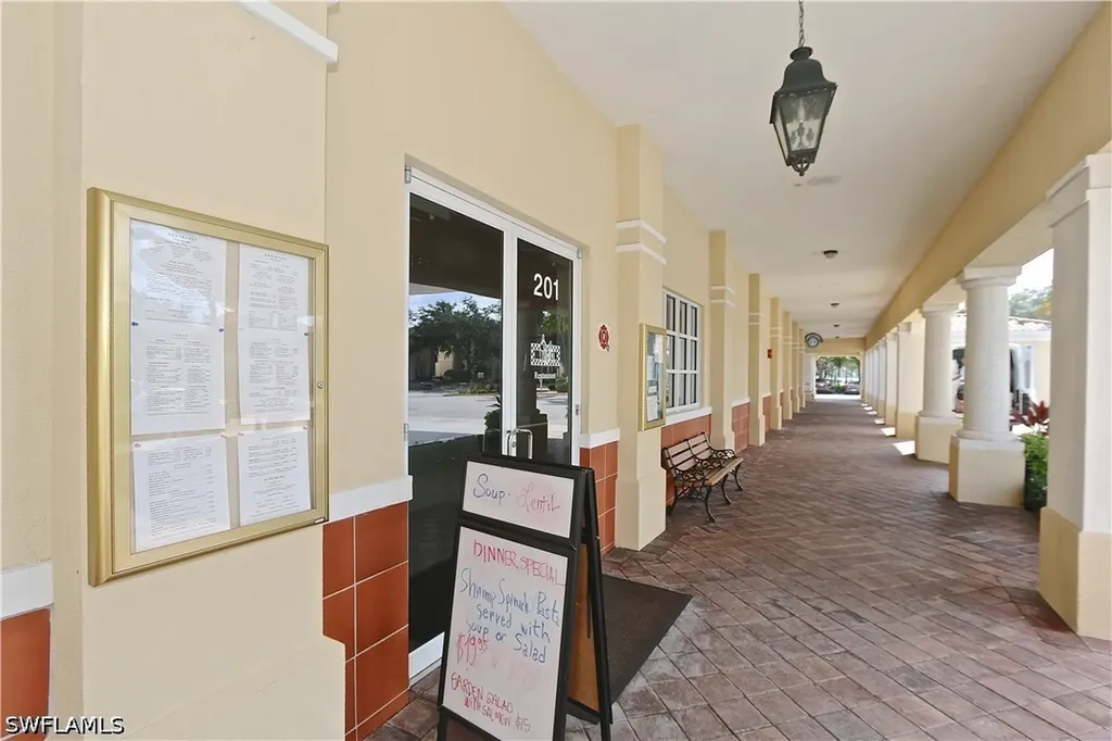 6182 Towncenter Circle Naples FL 34119