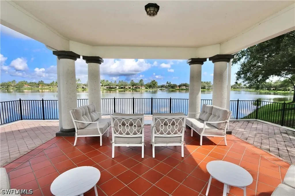 6182 Towncenter Circle Naples FL 34119