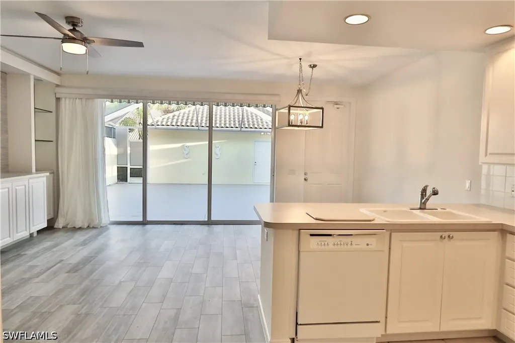 6182 Towncenter Circle Naples FL 34119
