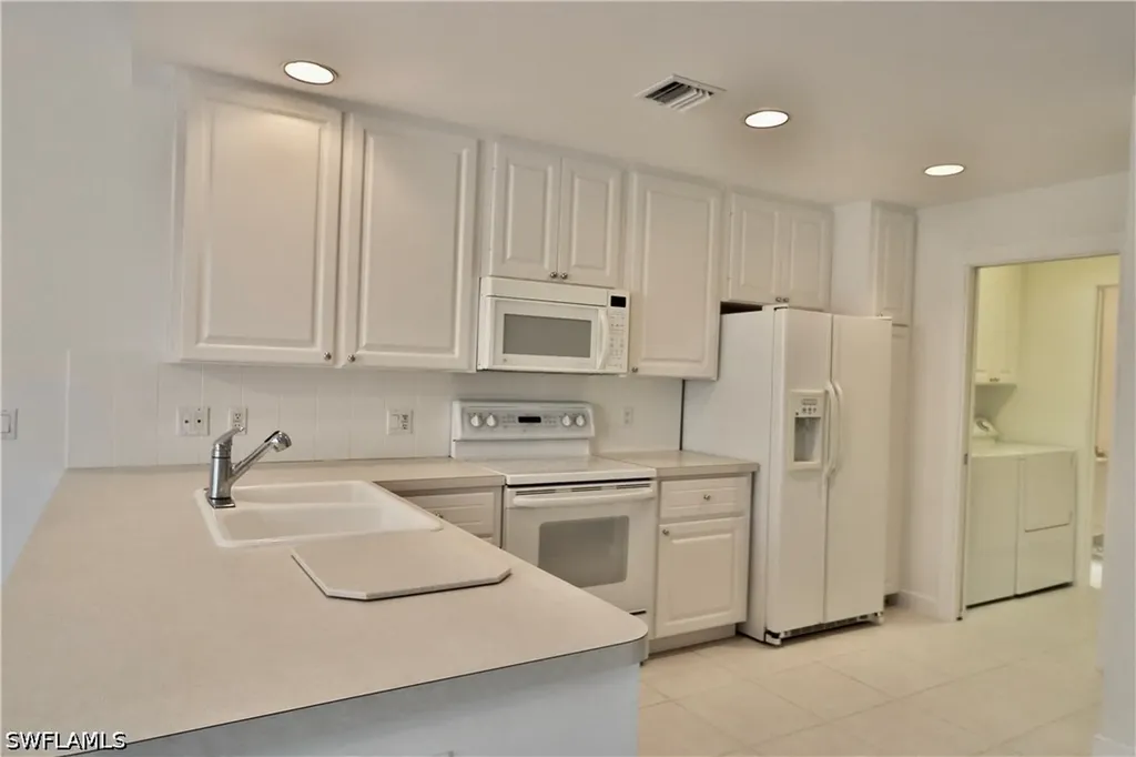 6182 Towncenter Circle Naples FL 34119