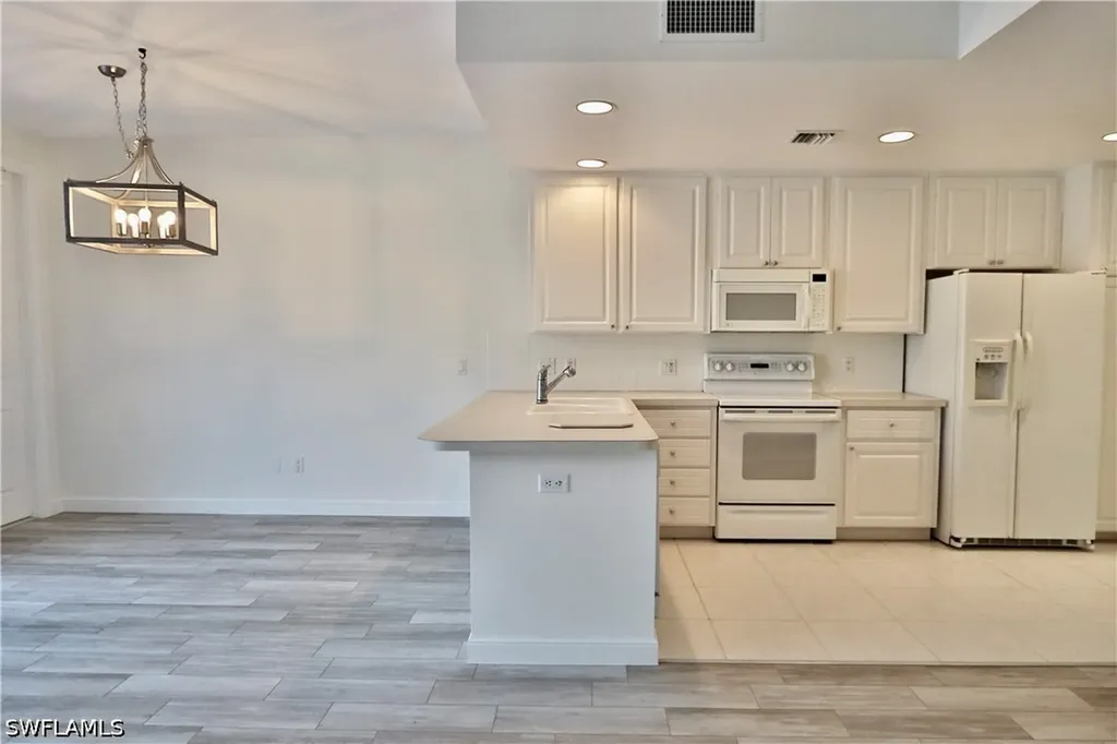 6182 Towncenter Circle Naples FL 34119