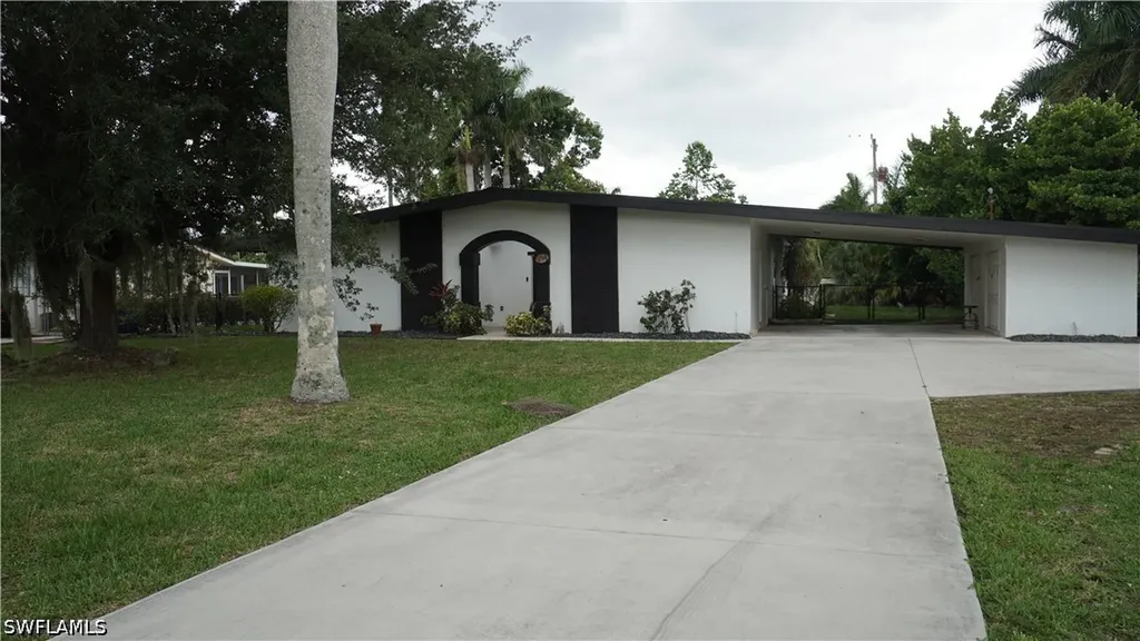 544 Bayside Drive Fort Myers FL 33919
