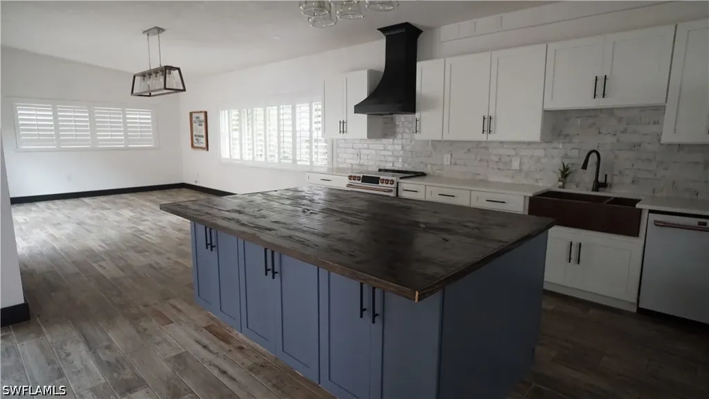 544 Bayside Drive Fort Myers FL 33919