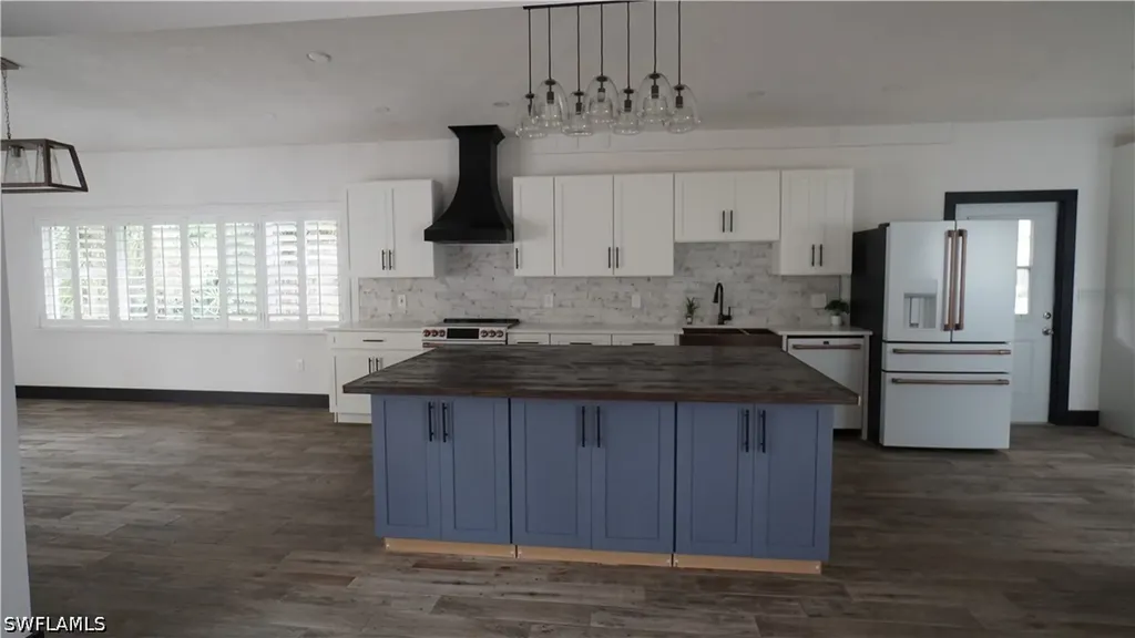 544 Bayside Drive Fort Myers FL 33919
