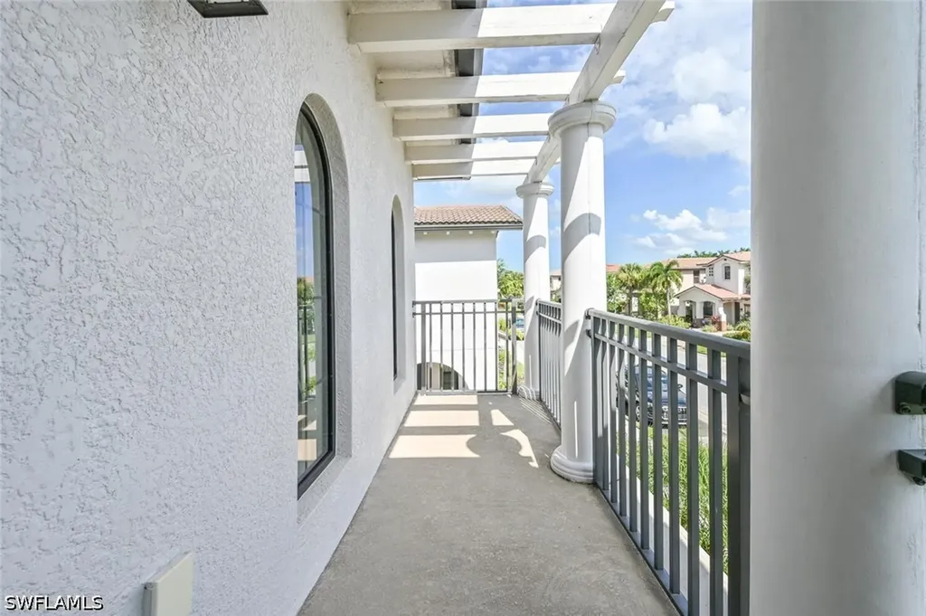 1326 Kendari Terrace Naples FL 34113