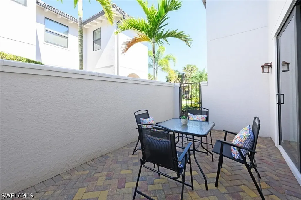 1326 Kendari Terrace Naples FL 34113