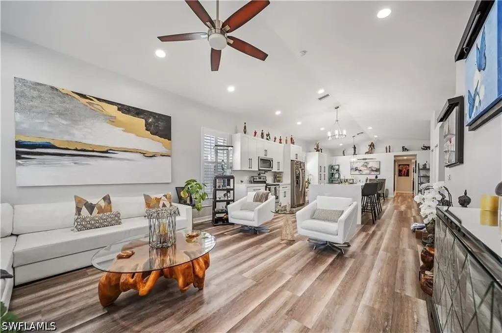 1638 Triangle Palm Terrace Naples FL 34119