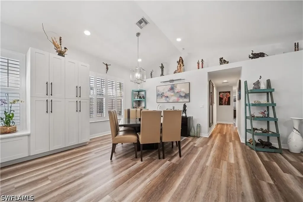 1638 Triangle Palm Terrace Naples FL 34119