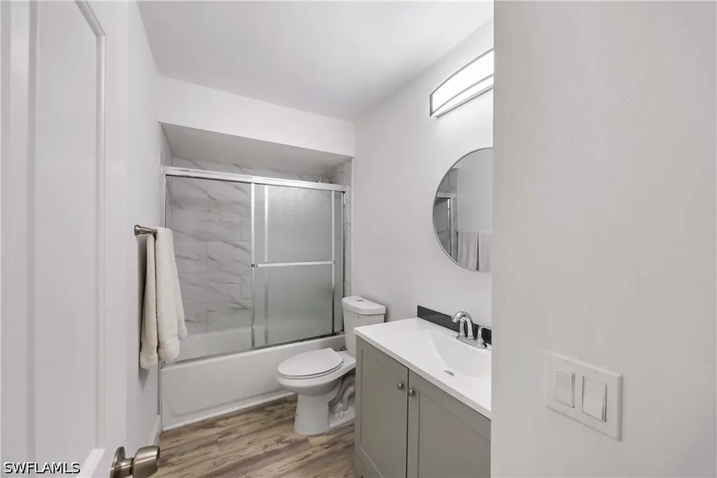 228 Fox Glen Drive Naples FL 34104