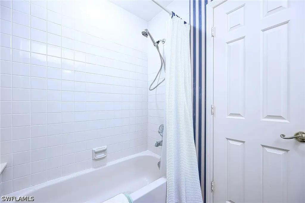 855 Reef Point Circle Naples FL 34108