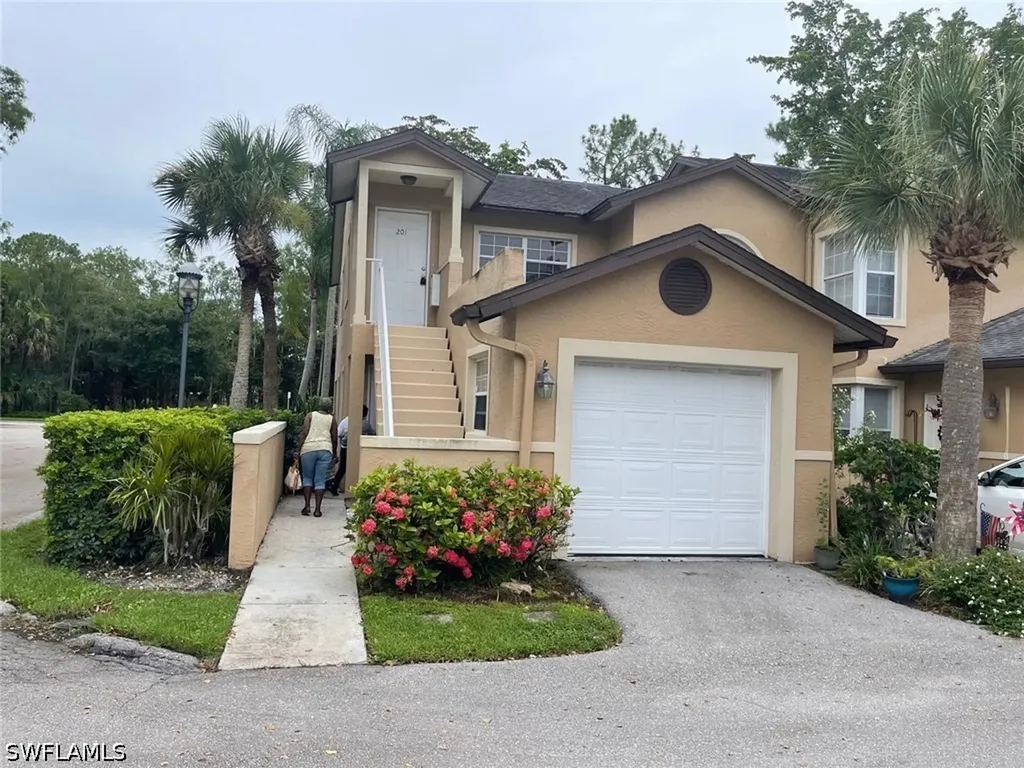 9570 Crescent Garden Drive Naples FL 34109