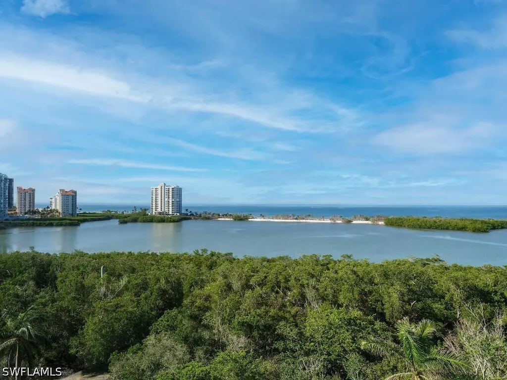 Naples FL, 5555 Heron Point Drive, Unit 902