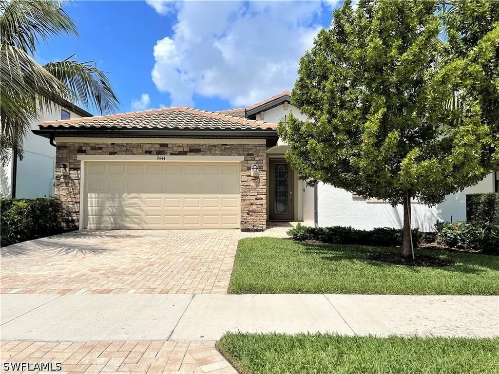 9444 Glenforest Drive Naples FL 34120