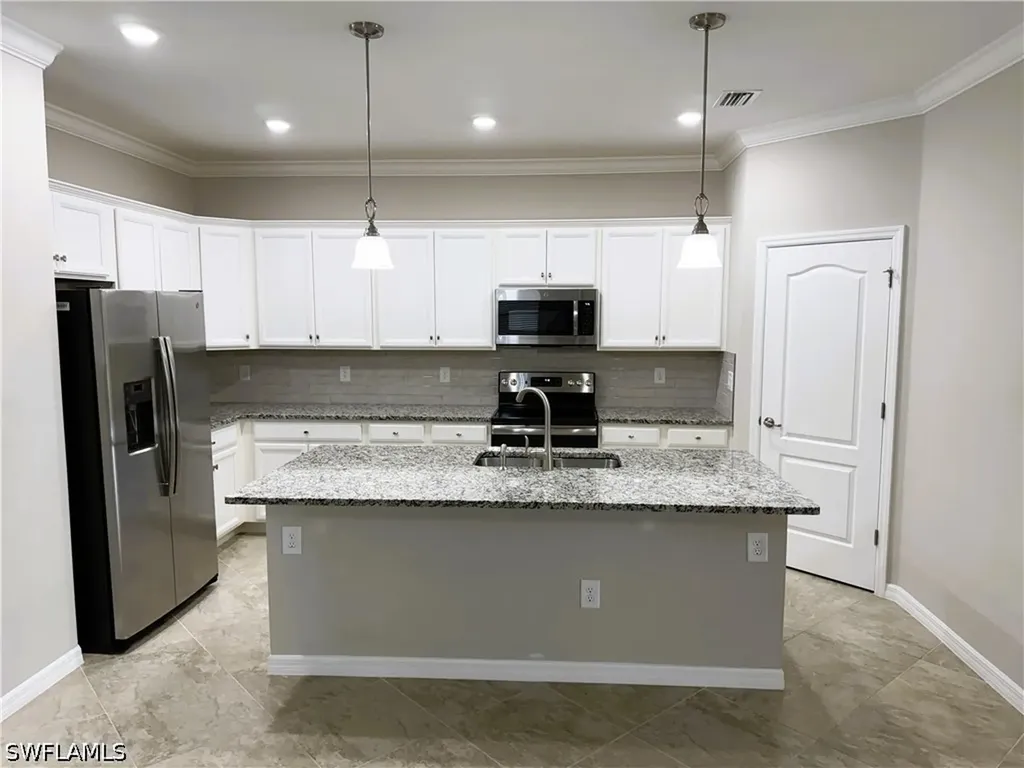 9444 Glenforest Drive Naples FL 34120